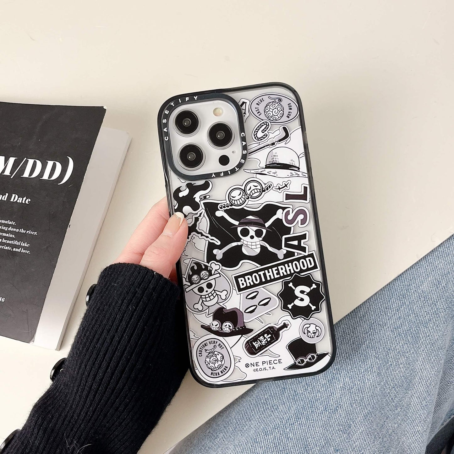 Designer Transparent Case for iPhone 14