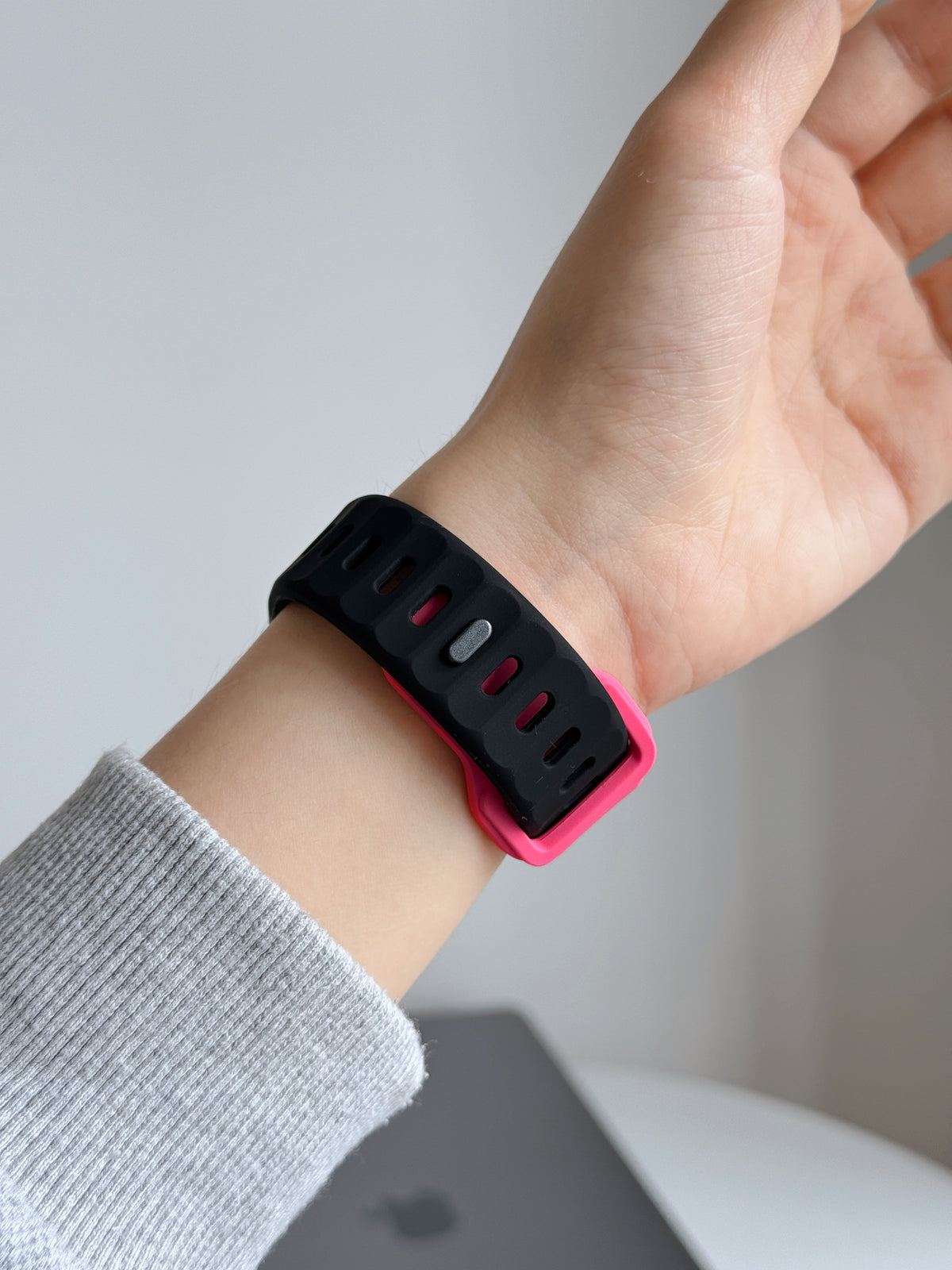New Style Dual Colour Silicon Watch Band 44/45/46/49 mm (Black/Pink)