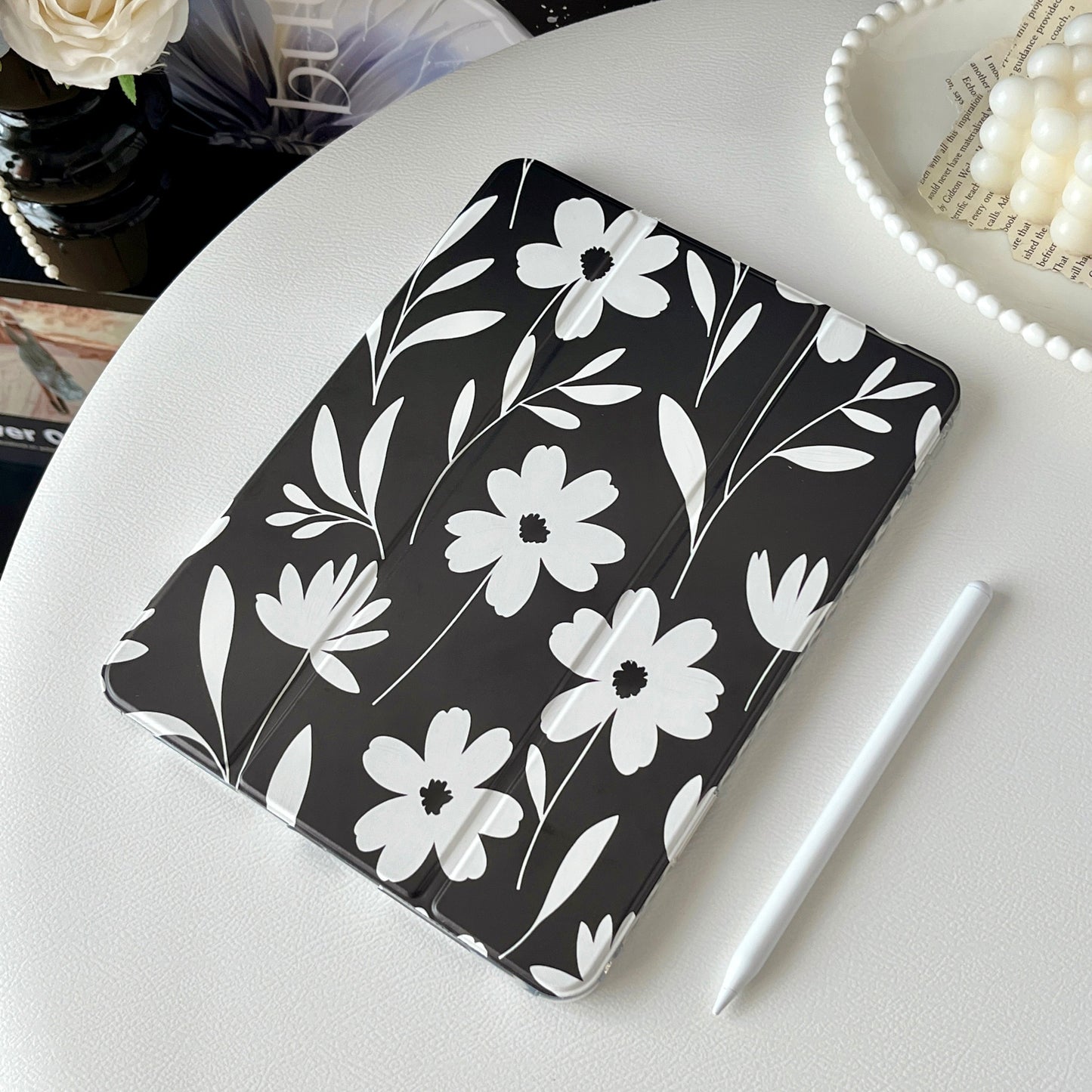 Floral Design Case For iPad 10.9(10thGen)/iPad A16(2025)(11thGen)(Black)