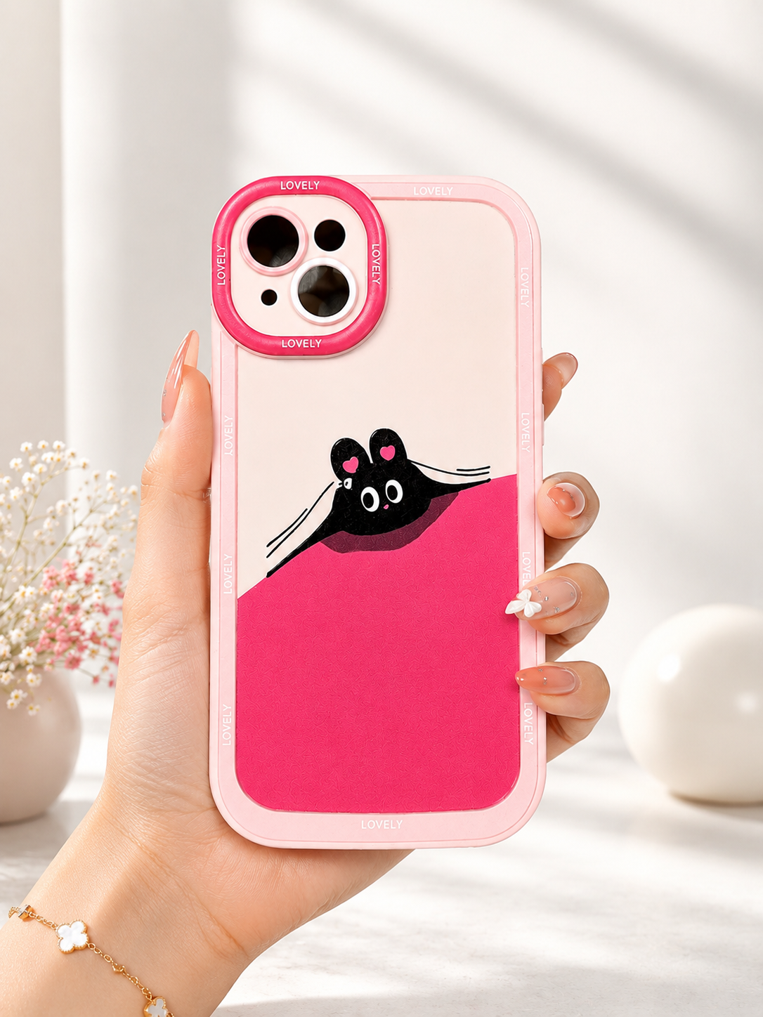 Silicon Charm Case For iPhone 15 (Black Mouse)