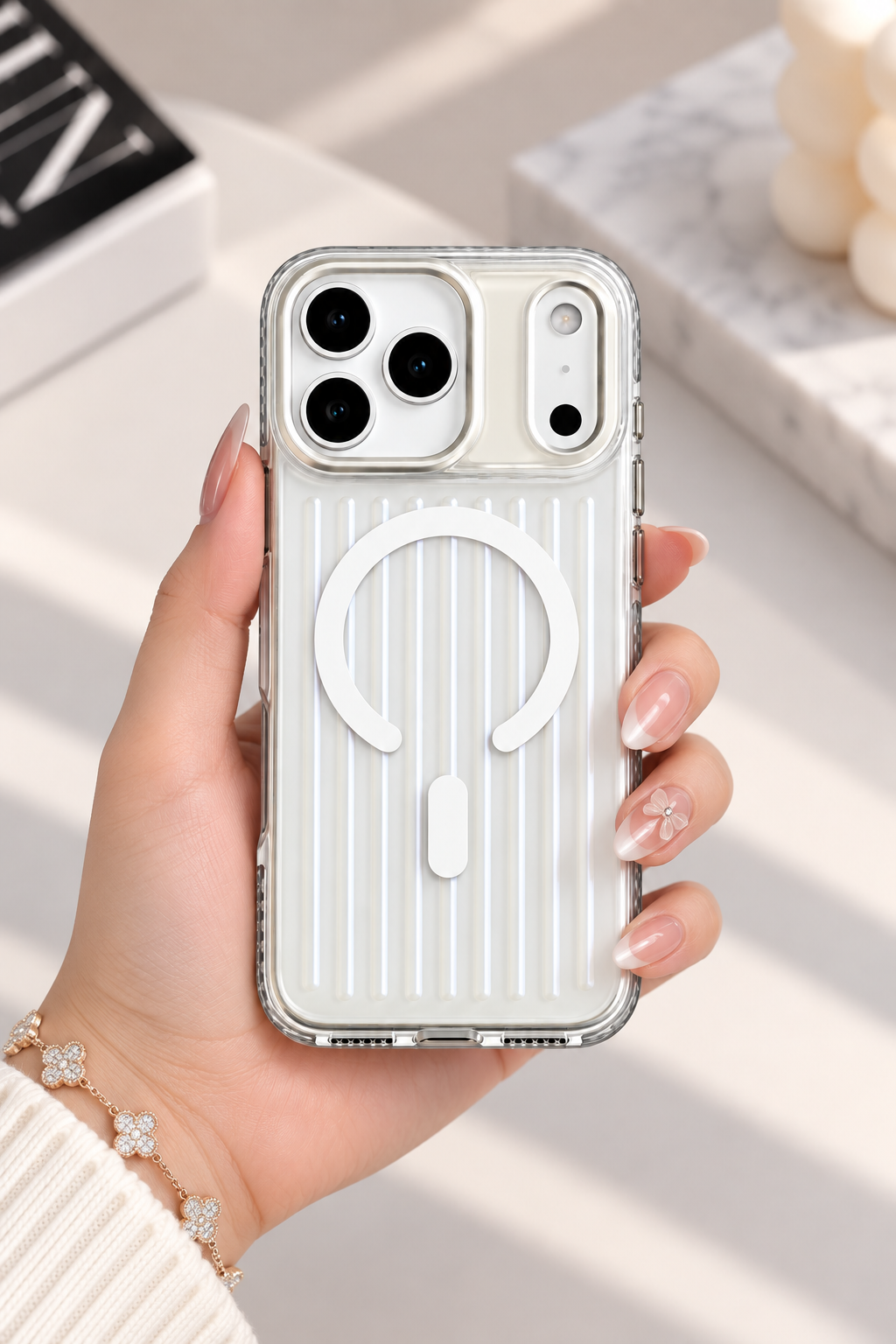 Glossy Aurora Reflection MagSafe Case For iPhone 17 Pro / 18 Pro (Silver)