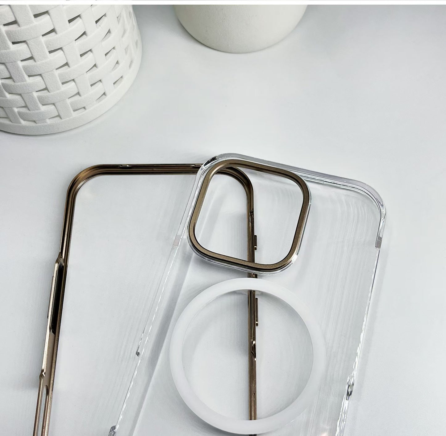 Santa Barbara Polo Raquet Club HARVEY Series for iPhone 16 Pro (Desert Titanium)